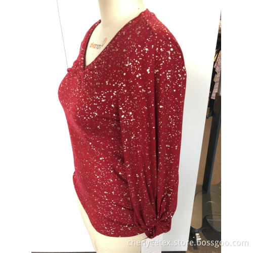Long sleeves with red V-neck and sequins